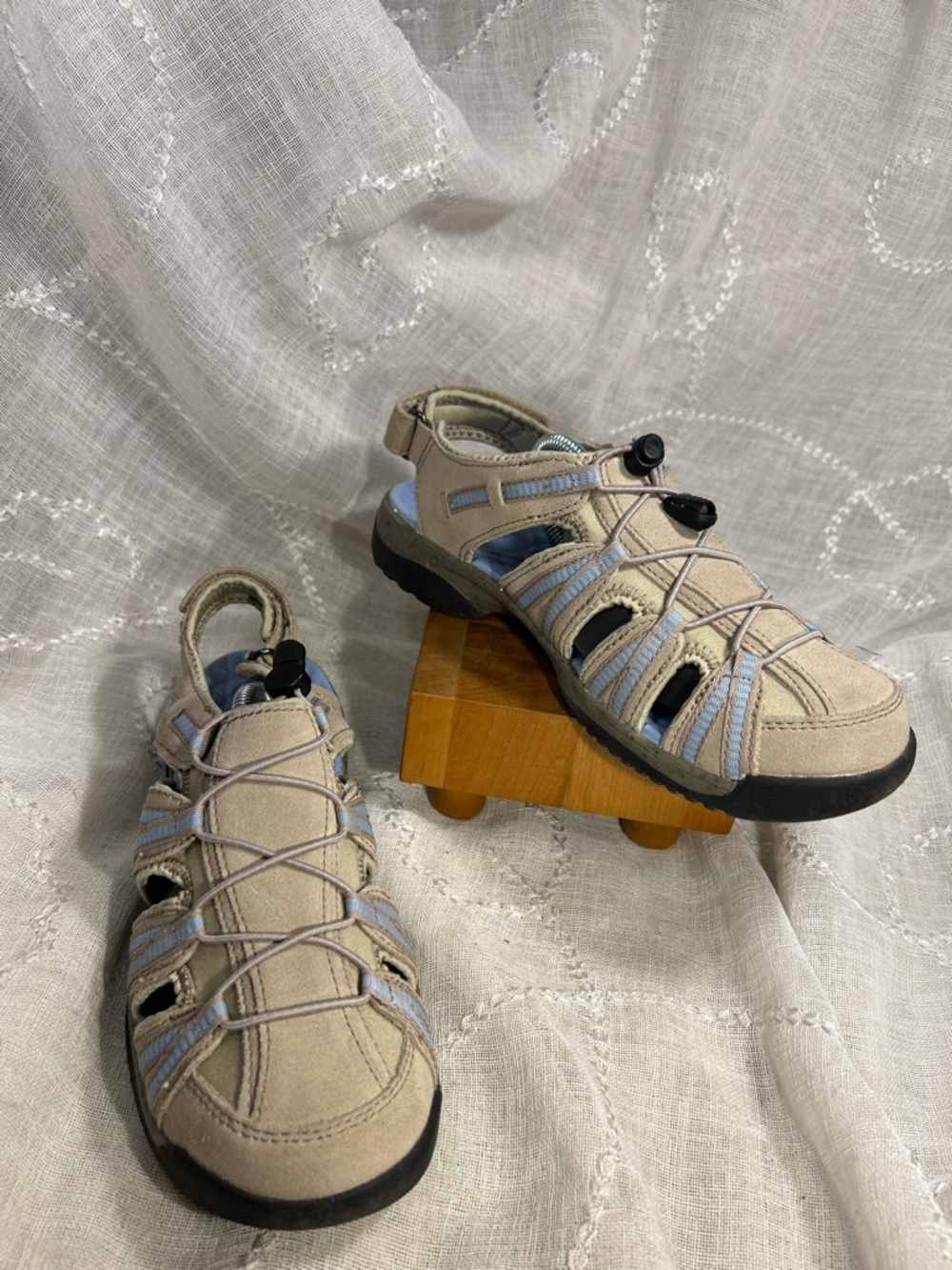 Clarks almost new summer activity sandal